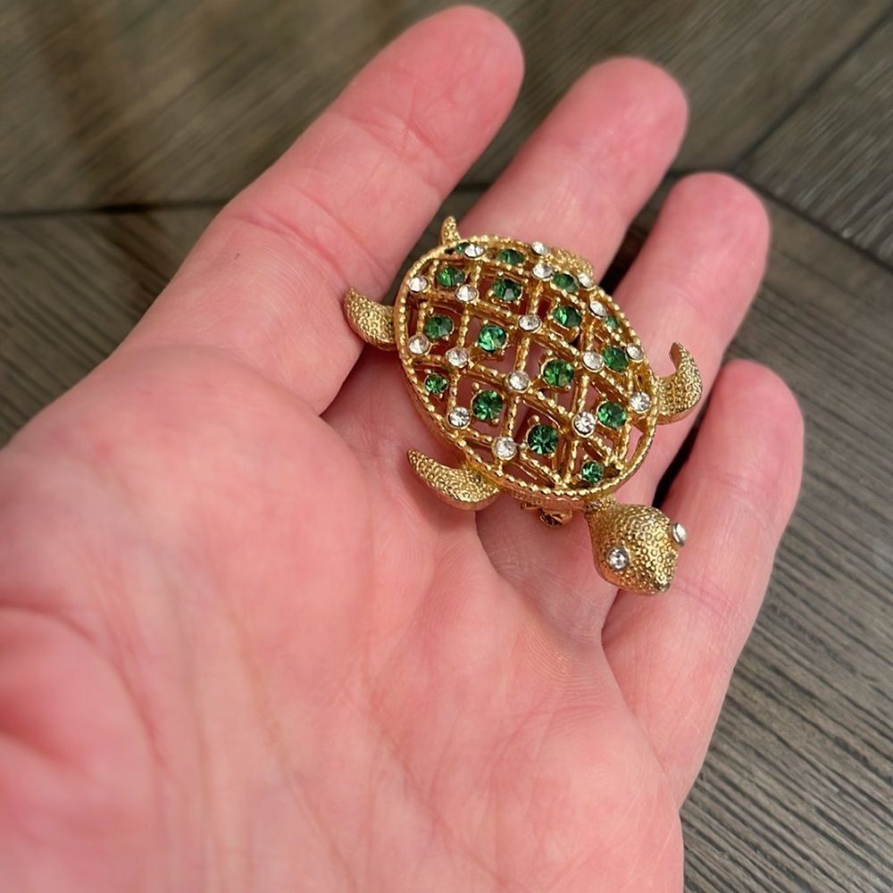 Vintage Lisner Rhinestone Turtle Pin - Picture 7 of 16
